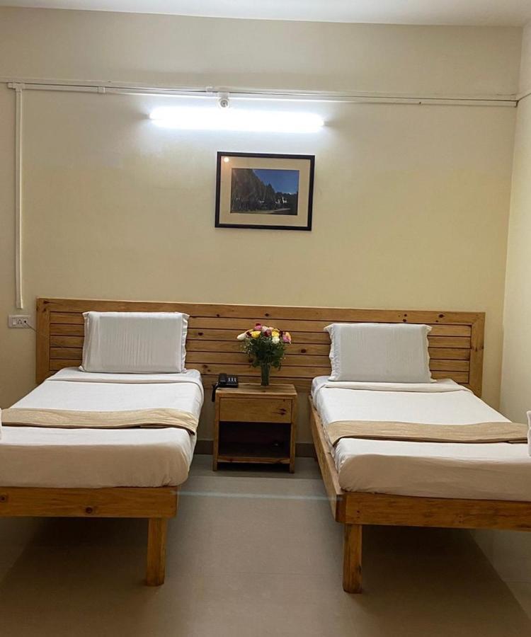 Hotel Travellers Inn شيلونغ المظهر الخارجي الصورة