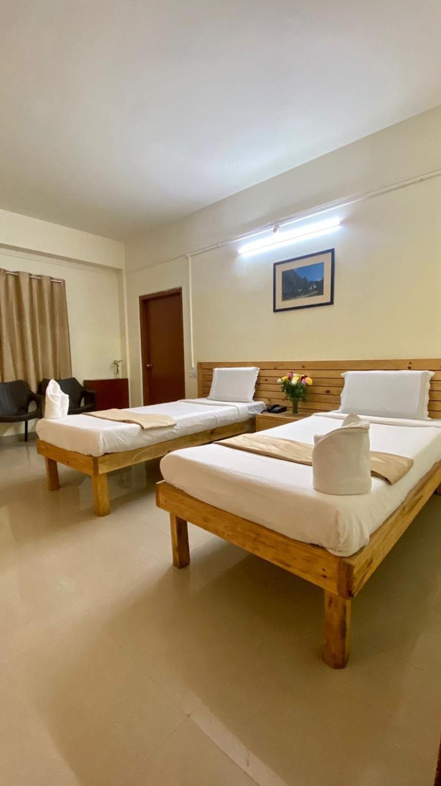 Hotel Travellers Inn شيلونغ المظهر الخارجي الصورة