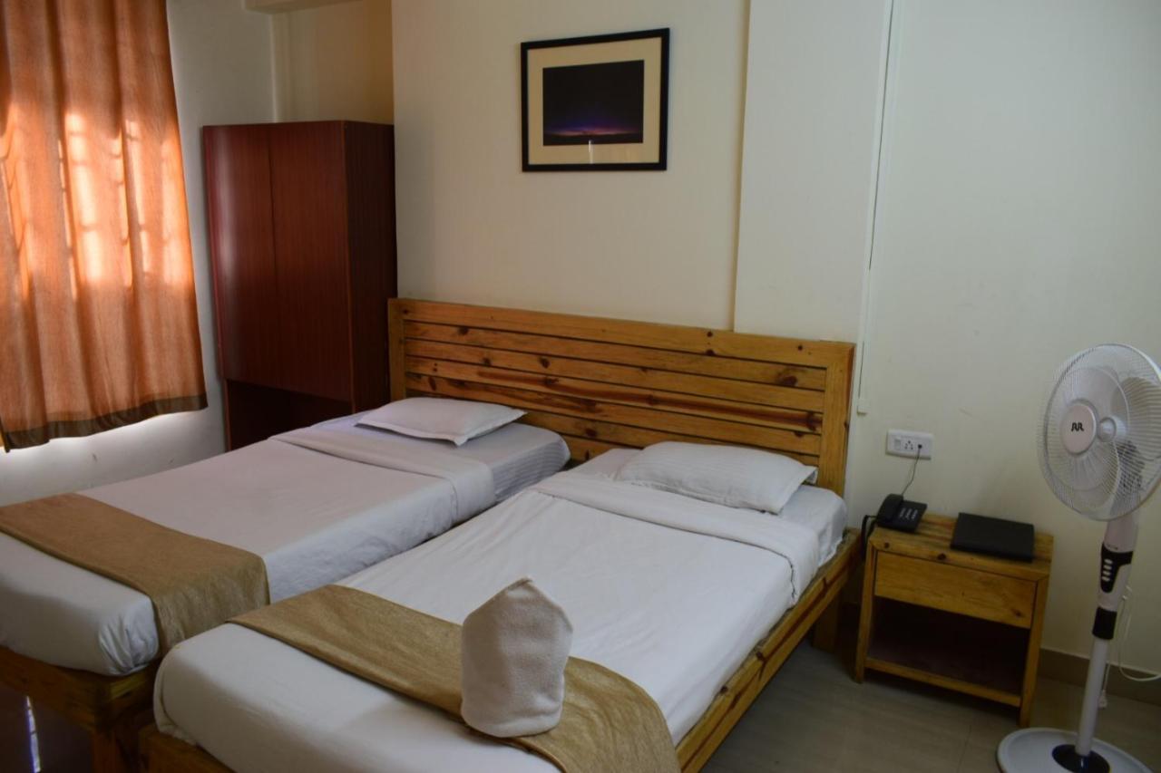 Hotel Travellers Inn شيلونغ المظهر الخارجي الصورة